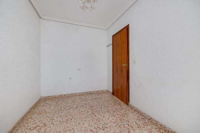 Image No.9-4 Bed Apartment for sale