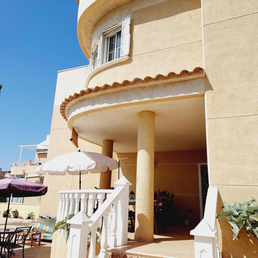 Image No.2-6 Bed Villa for sale