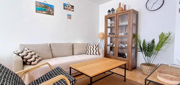 Image No.5-2 Bed House for sale
