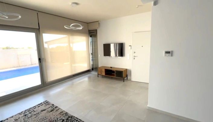 Image No.12-3 Bed Villa for sale