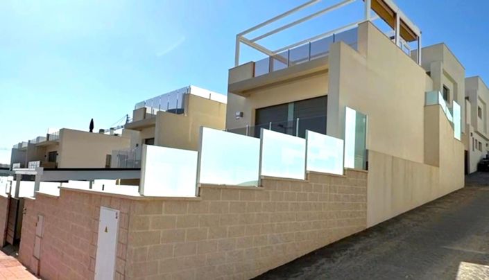 Image No.5-3 Bed Villa for sale
