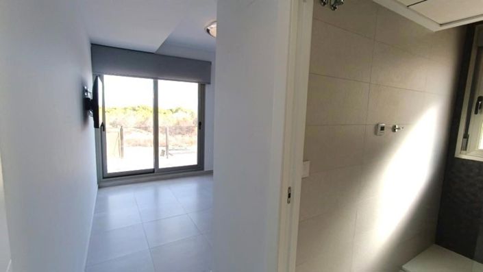 Image No.54-3 Bed Villa for sale