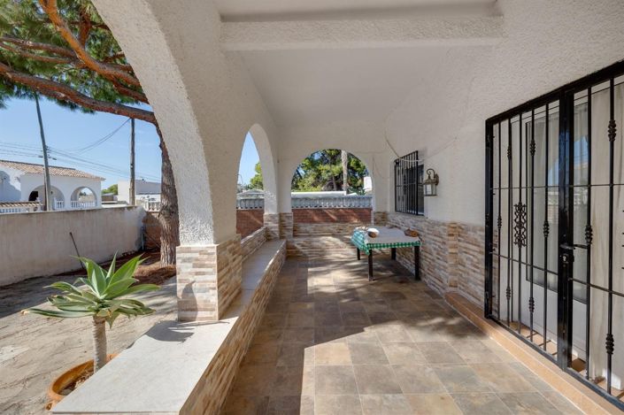 Image No.2-3 Bed Villa for sale