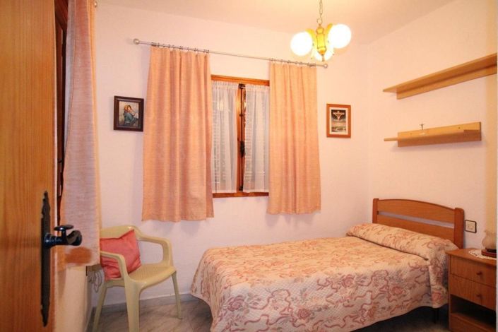 Image No.15-3 Bed House for sale