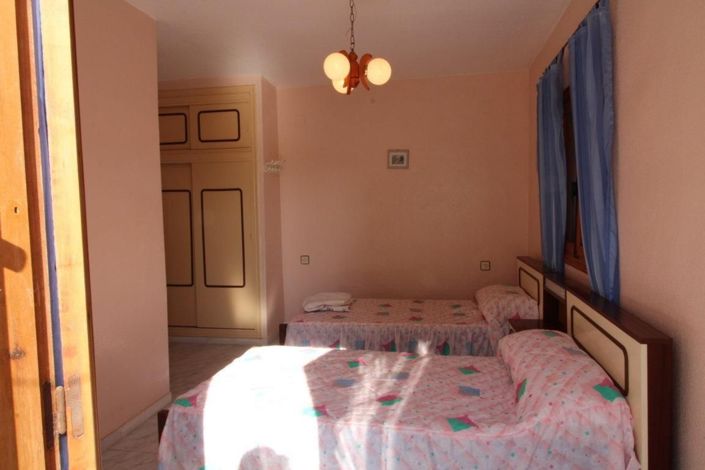 Image No.20-3 Bed House for sale