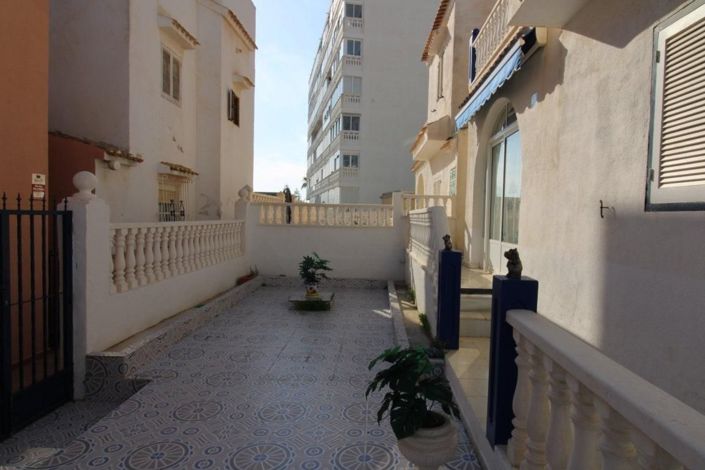Image No.4-3 Bed House for sale