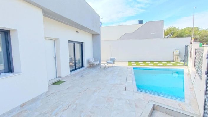 Image No.2-3 Bed Villa for sale
