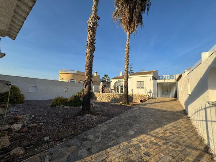 Image No.5-Villa de 2 chambres à vendre à Torrevieja