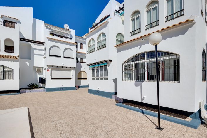Image No.3-Appartement de 2 chambres à vendre à Torrevieja
