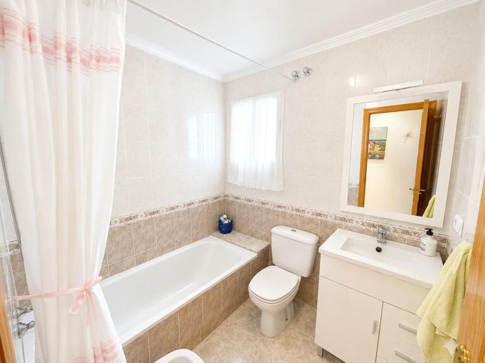 Image No.8-2 Bed Apartment for sale