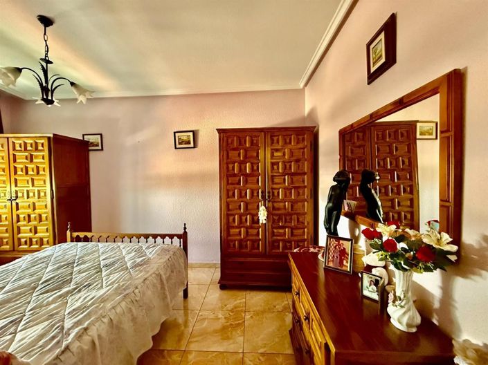 Image No.24-2 Bed Apartment for sale