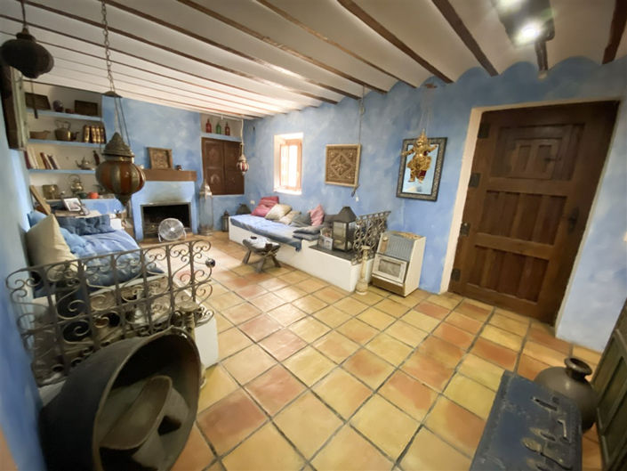 Image No.4-Propriété de 4 chambres à vendre