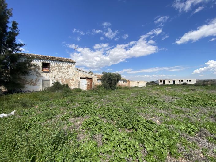Image No.4-4 Bed Property for sale