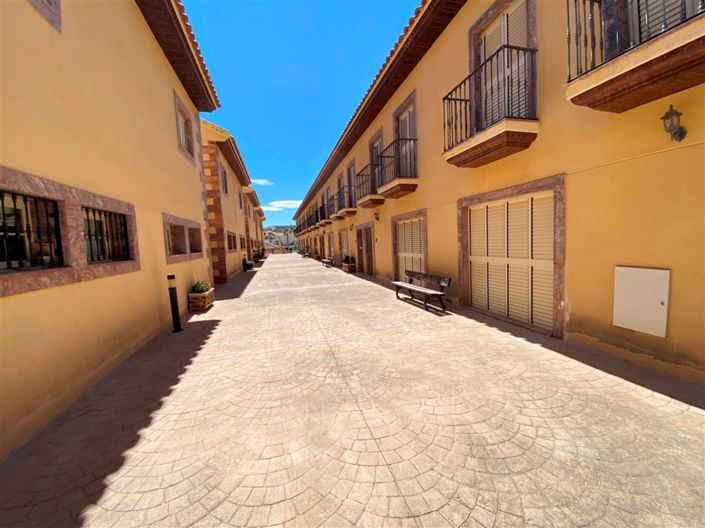 Image No.46-3 Bed Duplex for sale