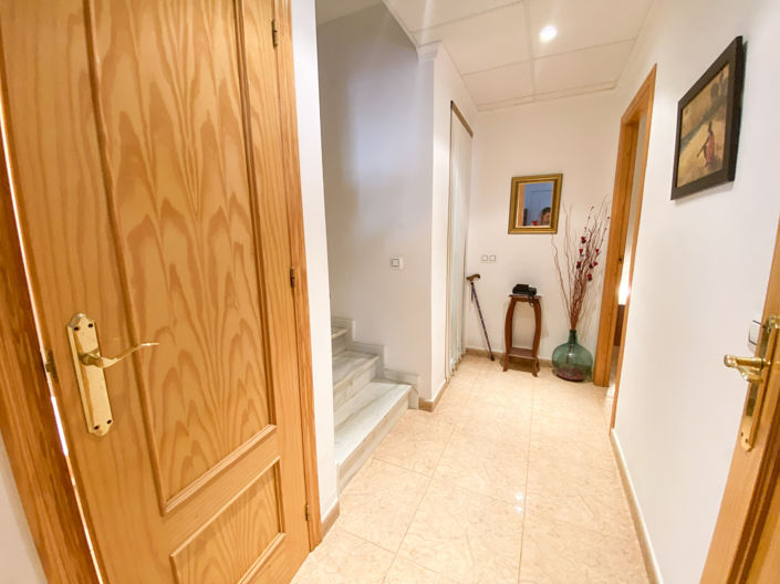 Image No.12-4 Bed Property for sale