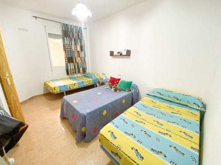 Image No.27-4 Bed Property for sale