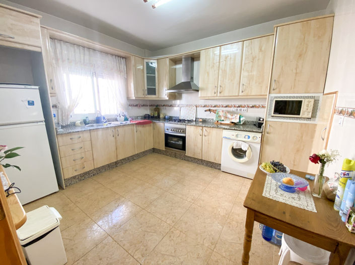 Image No.9-4 Bed Property for sale