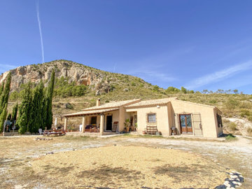 vh2838-country-house-for-sale-in-velez-rubio-