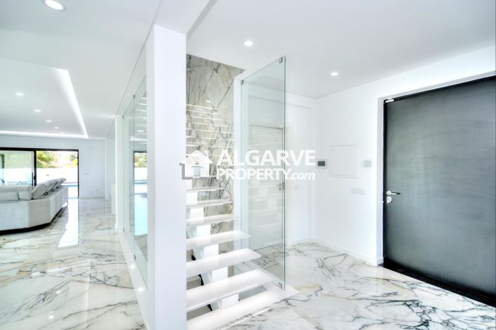 Image No.7-4 Bed Villa for sale