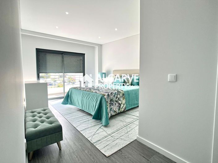 Image No.17-3 Bed Apartment for sale