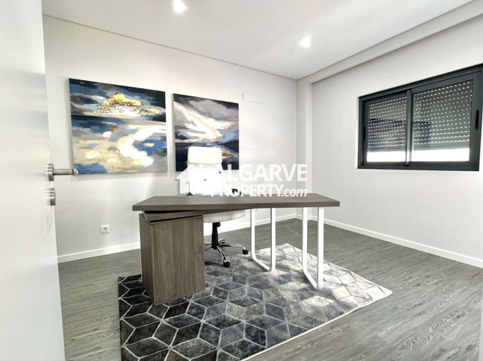 Image No.38-3 Bed Apartment for sale