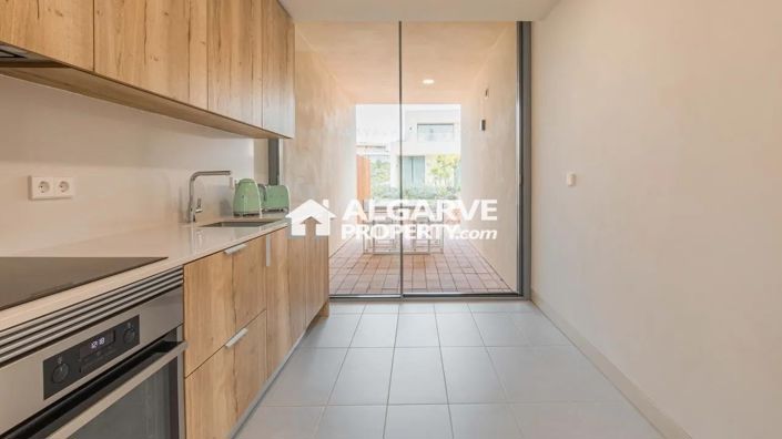 Image No.20-2 Bed Apartment for sale