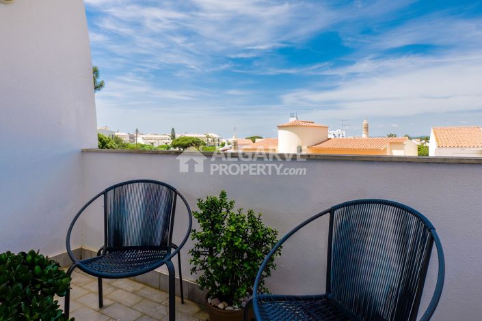 Image No.20-3 Bed Apartment for sale