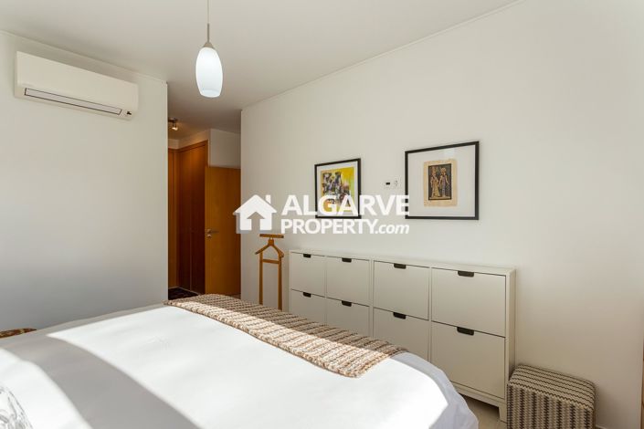 Image No.20-3 Bed Apartment for sale