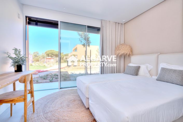 Image No.10-4 Bed Apartment for sale