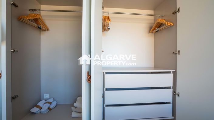 Image No.18-4 Bed Apartment for sale