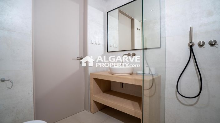 Image No.19-4 Bed Apartment for sale