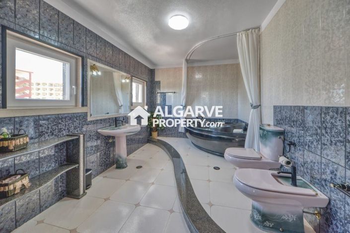 Image No.16-7 Bed Villa for sale