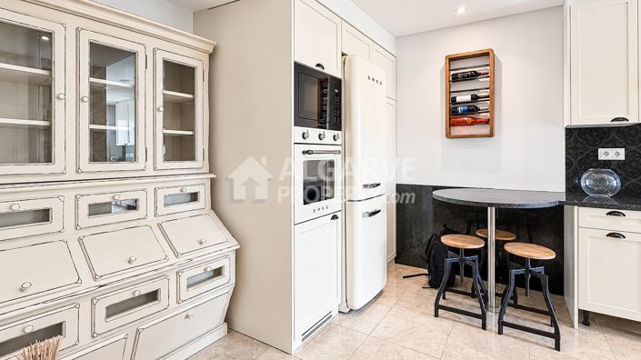 Image No.17-2 Bed Apartment for sale