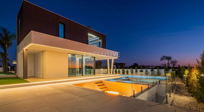 Image No.4-4 Bed Villa for sale