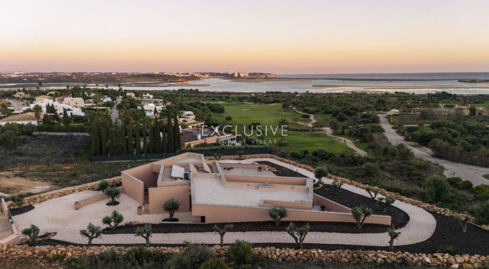 Image No.2-4 Bed Villa for sale