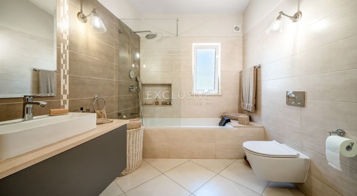 Image No.18-3 Bed Villa for sale