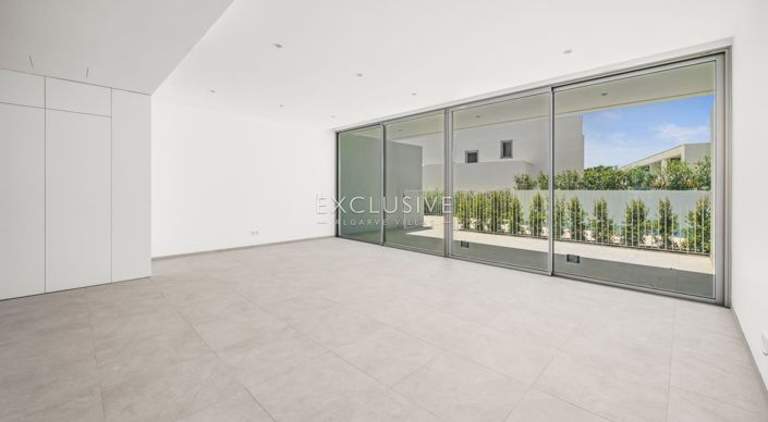 Image No.2-3 Bed Townhouse for sale