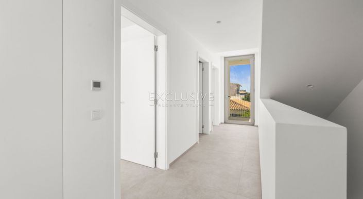Image No.27-3 Bed Townhouse for sale