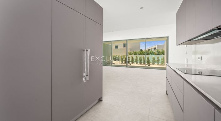 Image No.8-3 Bed Townhouse for sale