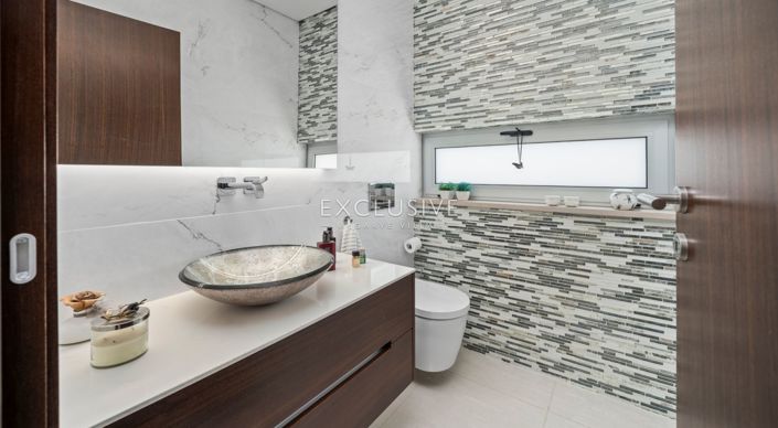 Image No.9-3 Bed Villa for sale