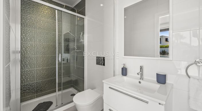 Image No.19-4 Bed Villa for sale