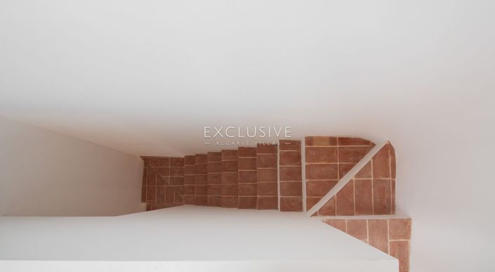 Image No.10-1 Bed Townhouse for sale