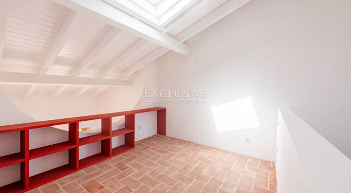Image No.15-1 Bed Townhouse for sale