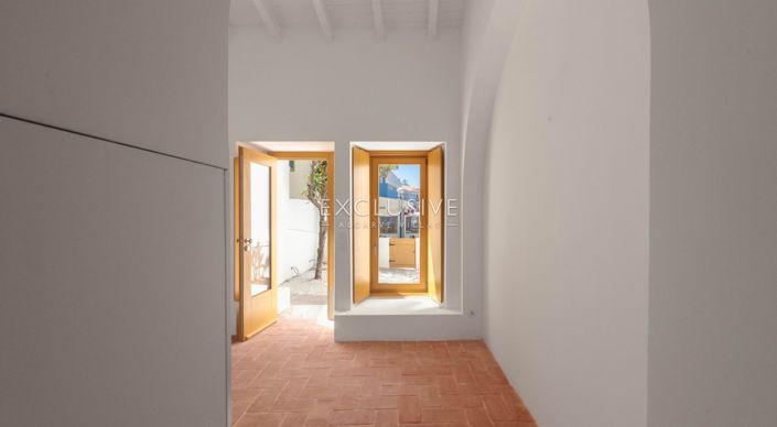 Image No.16-1 Bed Townhouse for sale