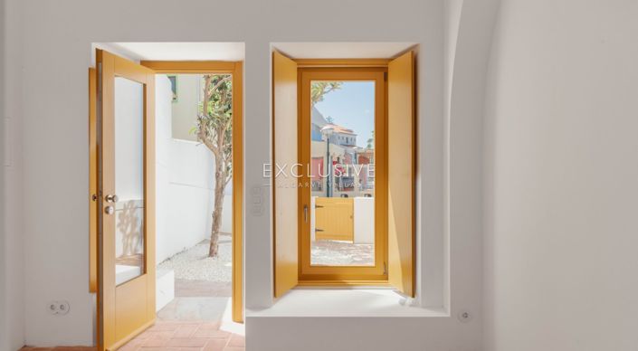 Image No.17-1 Bed Townhouse for sale