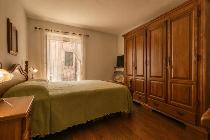 Image No.6-4 Bed House for sale