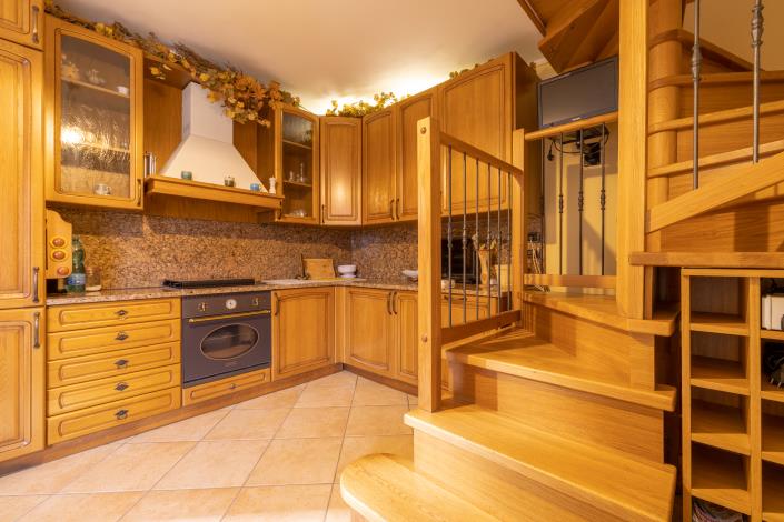 Image No.4-2 Bed Semi-Detached for sale