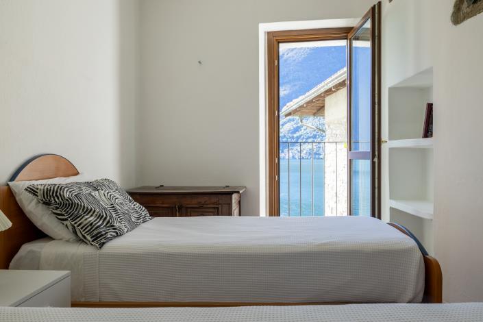 Image No.12-2 Bed Apartment for sale