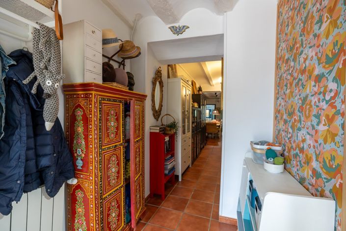 Image No.11-3 Bed Country House for sale