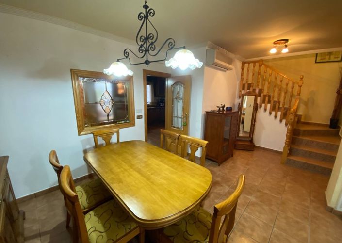 Image No.11-5 Bed Townhouse for sale